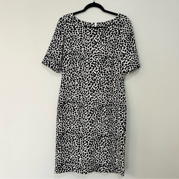 Talbots Dresses & Skirts - Talbots Black White Animal Print Short Sleeve Sheath Dress Women’s Size 10